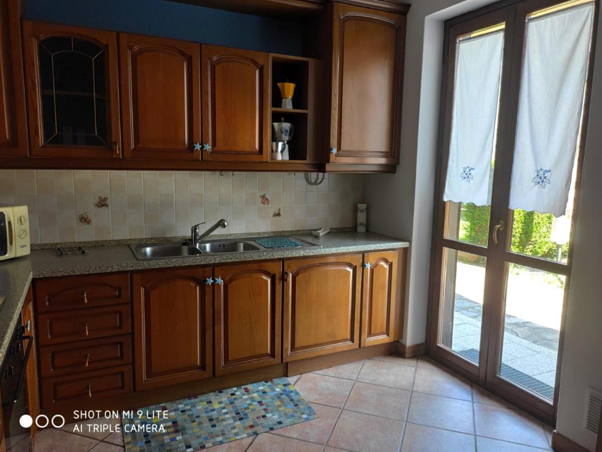 Casa Vacanza Il Glicine Casale Corte Cerro المظهر الخارجي الصورة