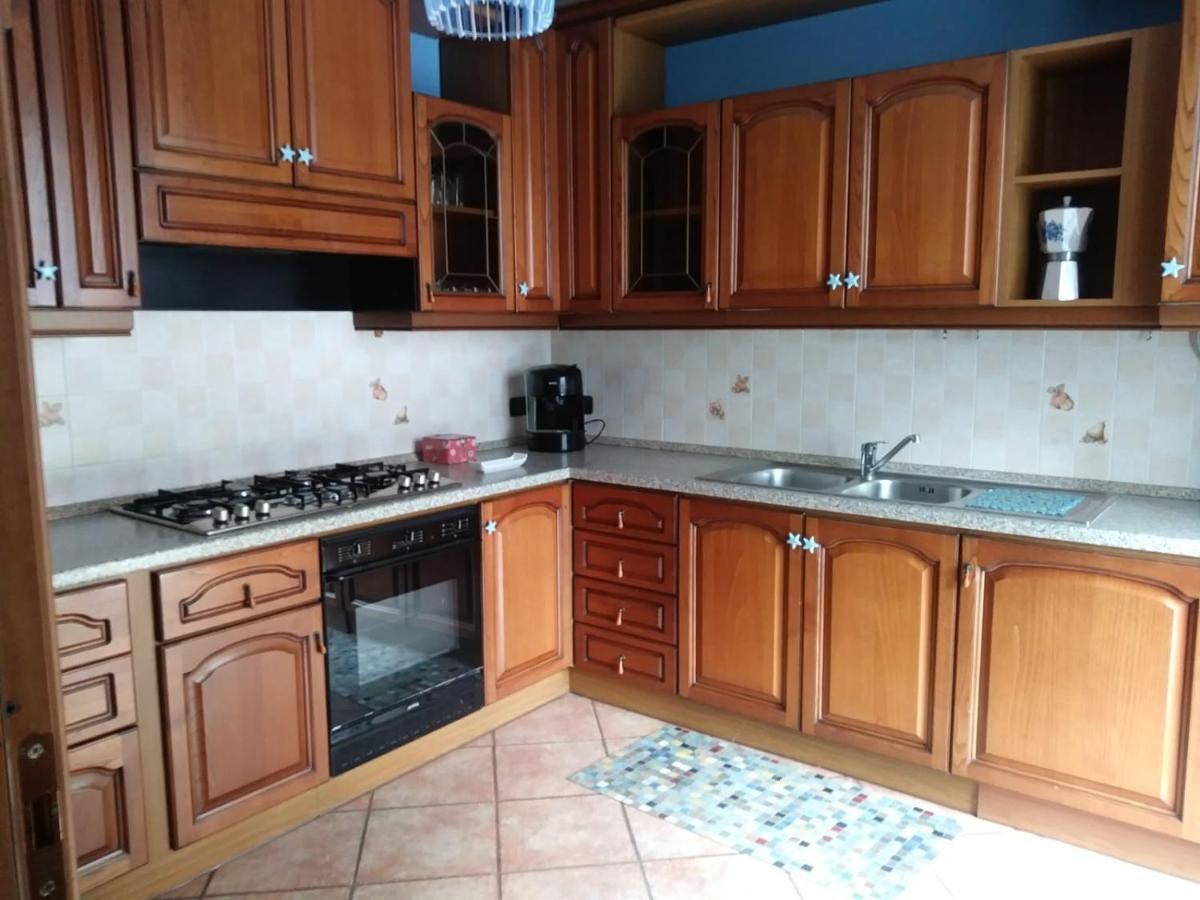 Casa Vacanza Il Glicine Casale Corte Cerro المظهر الخارجي الصورة