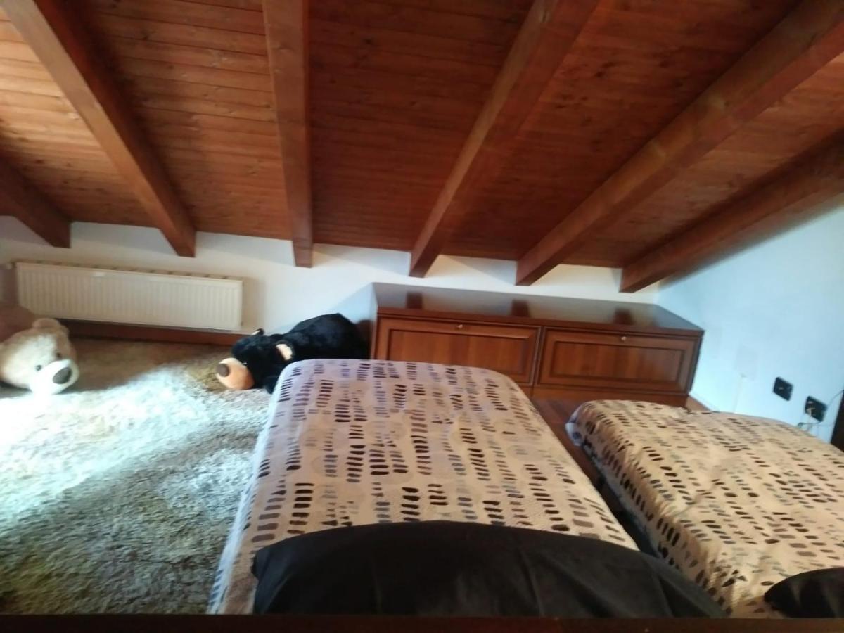 Casa Vacanza Il Glicine Casale Corte Cerro المظهر الخارجي الصورة