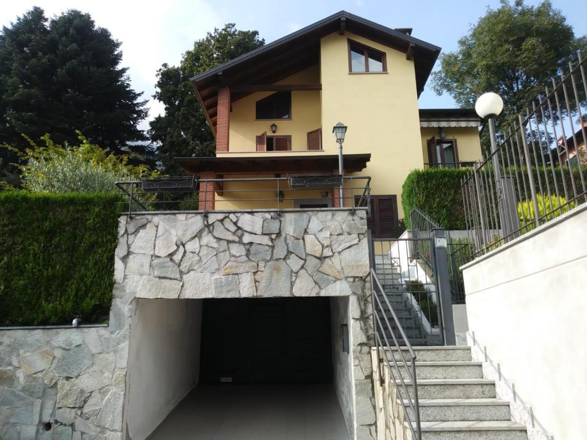 Casa Vacanza Il Glicine Casale Corte Cerro المظهر الخارجي الصورة